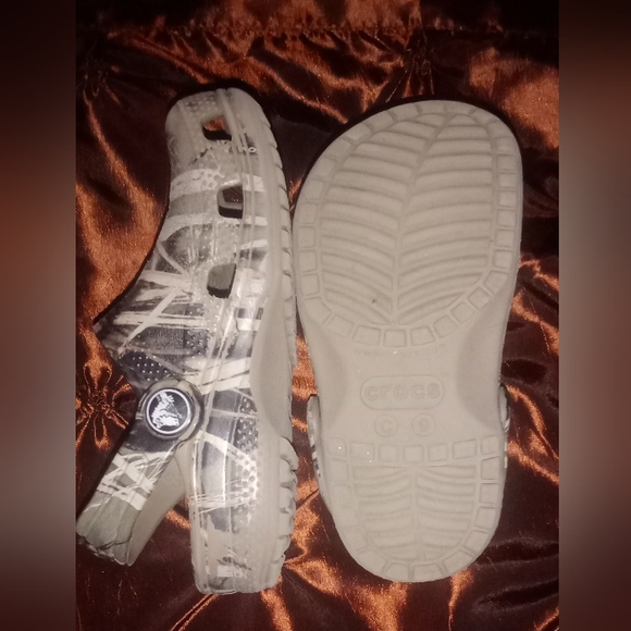 Toddler Crocs size 9 - Picture 2 of 2